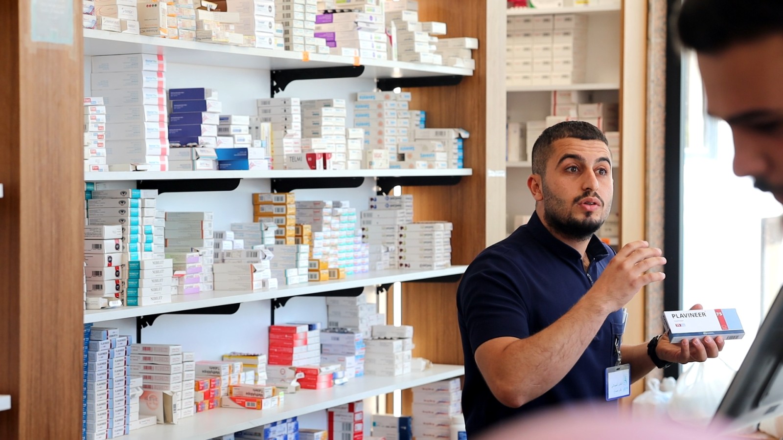 خدمة المراجعين في الصيدلية